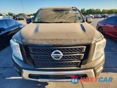Piąte zdjęcie samochodu w środku: 2021 NISSAN TITAN SV VIN:1N6AA1EF6MN516468 - miniatura