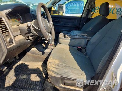 Zdjęcie 7 z 12 samochodu: 2014 RAM 3500 ST VIN:3C63RRGL8EG150391 - miniatura