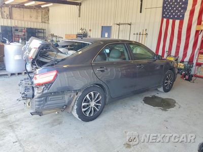 Trzecie zdjęcie samochodu z tyłu: 2010 TOYOTA CAMRY LE VIN:4T1BF3EK9AU030056 - miniatura