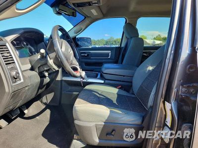 Zdjęcie 7 z 12 samochodu: 2018 RAM 1500 SLT VIN:3C6RR7LG9JG230705 - miniatura