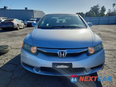 Piąte zdjęcie samochodu w środku: 2009 HONDA CIVIC LX VIN:19XFA16559E051482 - miniatura
