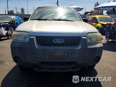 Piąte zdjęcie samochodu w środku: 2006 FORD ESCAPE XLS VIN:1FMYU02Z66KA02847 - miniatura