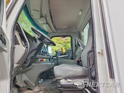Zdjęcie 7 z 13 samochodu: 2017 KENWORTH T680 SEMI TRUCK VIN:1XKYDP9X4HJ176690 - miniatura