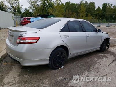 Trzecie zdjęcie samochodu z tyłu: 2010 TOYOTA CAMRY LE VIN:4T1BF3EK3AU516152 - miniatura