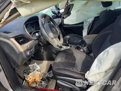 Zdjęcie 7 z 12 samochodu: 2017 JEEP CHEROKEE LATITUDE VIN:1C4PJLCS3HW549162 - miniatura