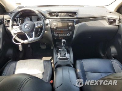 Zdjęcie 8 z 14 samochodu: 2018 NISSAN ROGUE SPORT SV VIN:JN1BJ1CP7JW160527 - miniatura