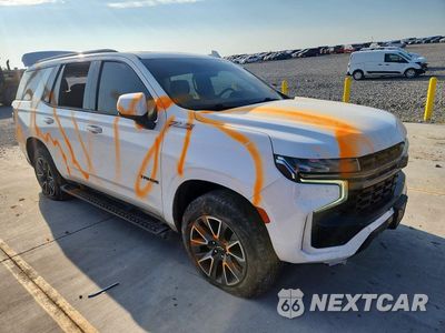 Czwarte zdjęcie samochodu z boku: 2021 CHEVROLET TAHOE K1500 Z71 VIN:1GNSKPKD5MR140114 - miniatura