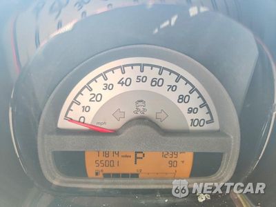 Zdjęcie 9 z 12 samochodu: 2014 SMART FORTWO PURE VIN:WMEEJ3BA4EK780740 - miniatura