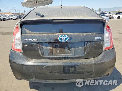 Zdjęcie 6 z 12 samochodu: 2015 TOYOTA PRIUS TWO VIN:JTDKN3DU5F0482823 - miniatura