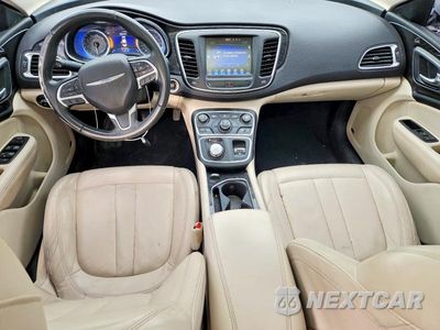 Zdjęcie 8 z 12 samochodu: 2015 CHRYSLER 200 C VIN:1C3CCCCB1FN541206 - miniatura