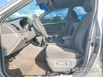 Zdjęcie 7 z 12 samochodu: 2005 TOYOTA CAMRY LE VIN:4T1BE32K85U076894 - miniatura