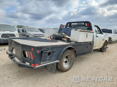 Trzecie zdjęcie samochodu z tyłu: 2016 RAM 3500 VIN:3C7WRTBL1GG132153 - miniatura
