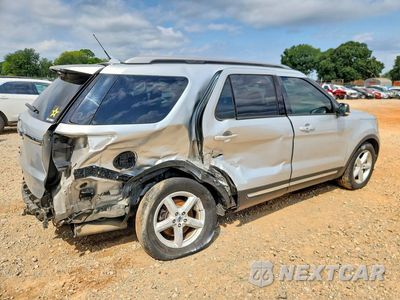 Trzecie zdjęcie samochodu z tyłu: 2019 FORD EXPLORER XLT VIN:1FM5K7D82KGA21169 - miniatura