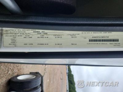 Zdjęcie 11 z 13 samochodu: 2018 VOLVO VNL SEMI TRUCK VIN:4V4N39TG2JN892769 - miniatura