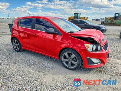 Czwarte zdjęcie samochodu z boku: 2016 CHEVROLET SONIC RS VIN:1G1JG6SB6G4110564 - miniatura
