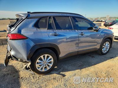 Trzecie zdjęcie samochodu z tyłu: 2025 TOYOTA COROLLA CROSS LE VIN:7MUBAABG0SV141338 - miniatura