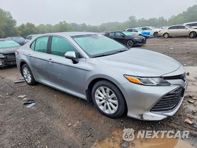 Czwarte zdjęcie samochodu z boku: 2018 TOYOTA CAMRY LE VIN:4T1B11HK0JU647487 - miniatura