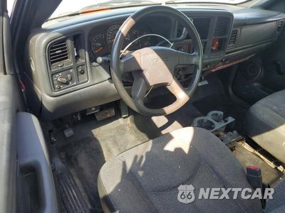 Zdjęcie 8 z 12 samochodu: 2005 GMC NEW SIERRA C1500 VIN:1GTEC14X75Z353879 - miniatura