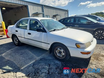 Czwarte zdjęcie samochodu z boku: 1996 TOYOTA COROLLA BASE VIN:1NXBA02E5TZ436916 - miniatura