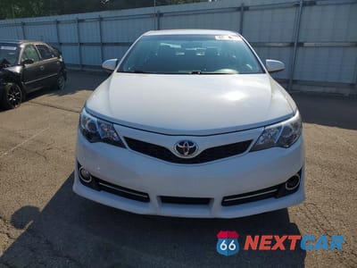 Piąte zdjęcie samochodu w środku: 2014 TOYOTA CAMRY SE VIN:4T1BF1FK2EU342020 - miniatura