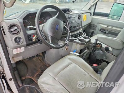 Zdjęcie 8 z 12 samochodu: 2012 FORD ECONOLINE E450 SUPER DUTY CUTAWAY VAN VIN:1FDXE4FL7CDA39430 - miniatura