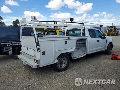 Trzecie zdjęcie samochodu z tyłu: 2019 FORD F350 SUPER DUTY VIN:1FD8X3ETXKEG59255 - miniatura