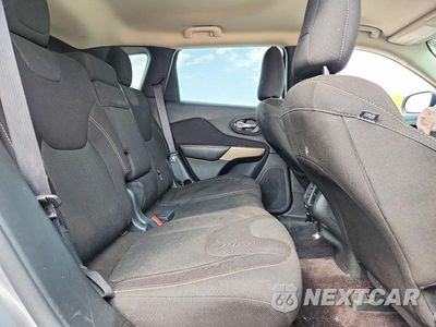 Zdjęcie 11 z 13 samochodu: 2017 JEEP CHEROKEE LATITUDE VIN:1C4PJMCS1HD213799 - miniatura