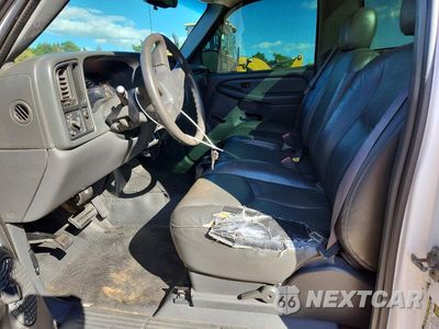 Zdjęcie 7 z 12 samochodu: 2005 GMC NEW SIERRA C1500 VIN:1GTEC14V45Z336925 - miniatura