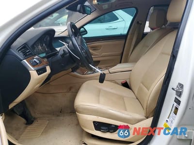 Zdjęcie 7 z 13 samochodu: 2011 BMW 5ER I VIN:WBAFR1C59BC260425 - miniatura