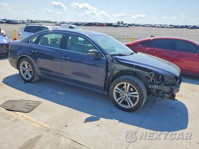 Czwarte zdjęcie samochodu z boku: 2015 VOLKSWAGEN PASSAT SE VIN:1VWBV7A37FC028054 - miniatura