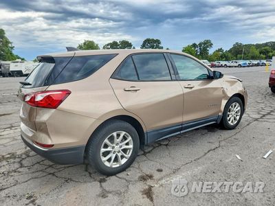 Trzecie zdjęcie samochodu z tyłu: 2018 CHEVROLET EQUINOX LS VIN:2GNAXHEV9J6215315 - miniatura