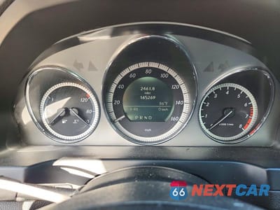 Zdjęcie 9 z 12 samochodu: 2010 MERCEDES-BENZ C 300 VIN:WDDGF5EB2AF440827 - miniatura