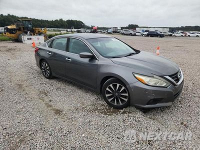 Czwarte zdjęcie samochodu z boku: 2017 NISSAN ALTIMA 2.5 SV VIN:1N4AL3AP3HC142917 - miniatura