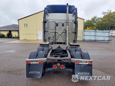 Zdjęcie 6 z 13 samochodu: 2015 FREIGHTLINER CASCADIA SEMI TRUCK VIN:1FVXGF005FLGJ7504 - miniatura