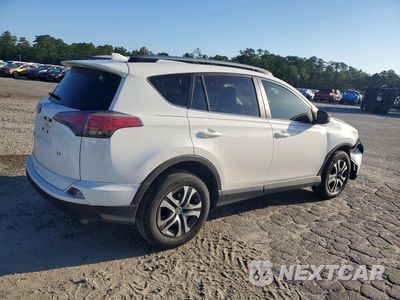 Trzecie zdjęcie samochodu z tyłu: 2017 TOYOTA RAV4 LE VIN:JTMZFREV1HJ143527 - miniatura