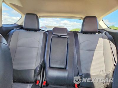 Zdjęcie 10 z 13 samochodu: 2019 FORD ESCAPE SE VIN:1FMCU9GD8KUB41159 - miniatura