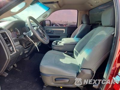 Zdjęcie 7 z 12 samochodu: 2018 RAM 1500 ST VIN:3C6JR6AT3JG137766 - miniatura