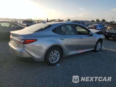Trzecie zdjęcie samochodu z tyłu: 2025 TOYOTA CAMRY LE VIN:4T1DAACKXSU514866 - miniatura