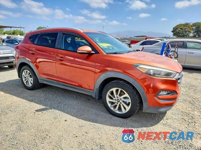 Czwarte zdjęcie samochodu z boku: 2016 HYUNDAI TUCSON ECO VIN:KM8J33A23GU028371 - miniatura