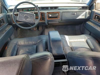 Zdjęcie 8 z 12 samochodu: 1993 CADILLAC DEVILLE VIN:1G6CD53B2P4287343 - miniatura