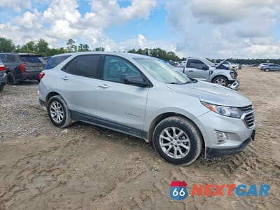 Czwarte zdjęcie samochodu z boku: 2018 CHEVROLET EQUINOX LS VIN:2GNAXHEV1J6315103 - miniatura