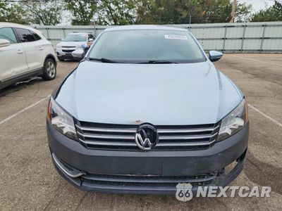 Piąte zdjęcie samochodu w środku: 2012 VOLKSWAGEN PASSAT S VIN:1VWAP7A3XCC041821 - miniatura