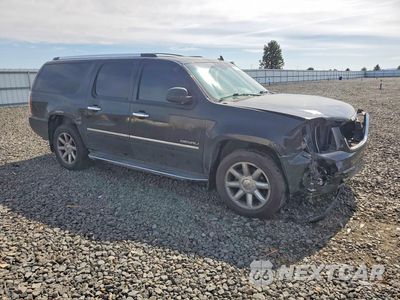 Czwarte zdjęcie samochodu z boku: 2010 GMC YUKON XL DENALI VIN:1GKUKMEFXAR171761 - miniatura