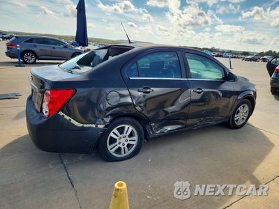 Trzecie zdjęcie samochodu z tyłu: 2014 CHEVROLET SONIC LT VIN:1G1JC5SB1E4193680 - miniatura
