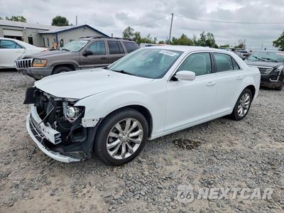 2017 CHRYSLER 300 LIMITED 2C3CCARG2HH516804 - główne zdjęcie licytacji z USA - miniatura