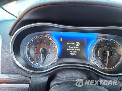 Zdjęcie 9 z 12 samochodu: 2019 CHRYSLER 300 TOURING VIN:2C3CCAAG4KH614333 - miniatura