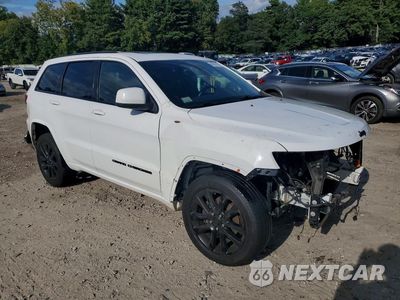 Czwarte zdjęcie samochodu z boku: 2018 JEEP GRAND CHEROKEE LAREDO VIN:1C4RJFAG4JC303379 - miniatura