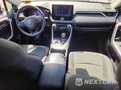 Zdjęcie 8 z 13 samochodu: 2021 TOYOTA RAV4 XLE VIN:2T3W1RFV2MW159148 - miniatura