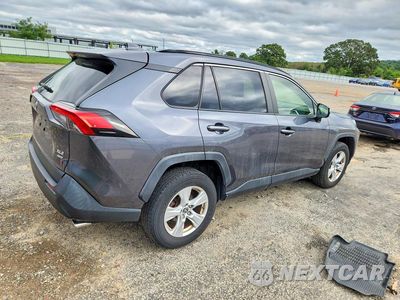 Trzecie zdjęcie samochodu z tyłu: 2019 TOYOTA RAV4 XLE VIN:JTMP1RFV7KD042289 - miniatura