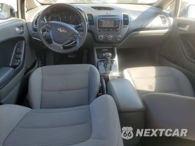 Zdjęcie 8 z 13 samochodu: 2017 KIA FORTE LX VIN:3KPFL4A79HE073021 - miniatura